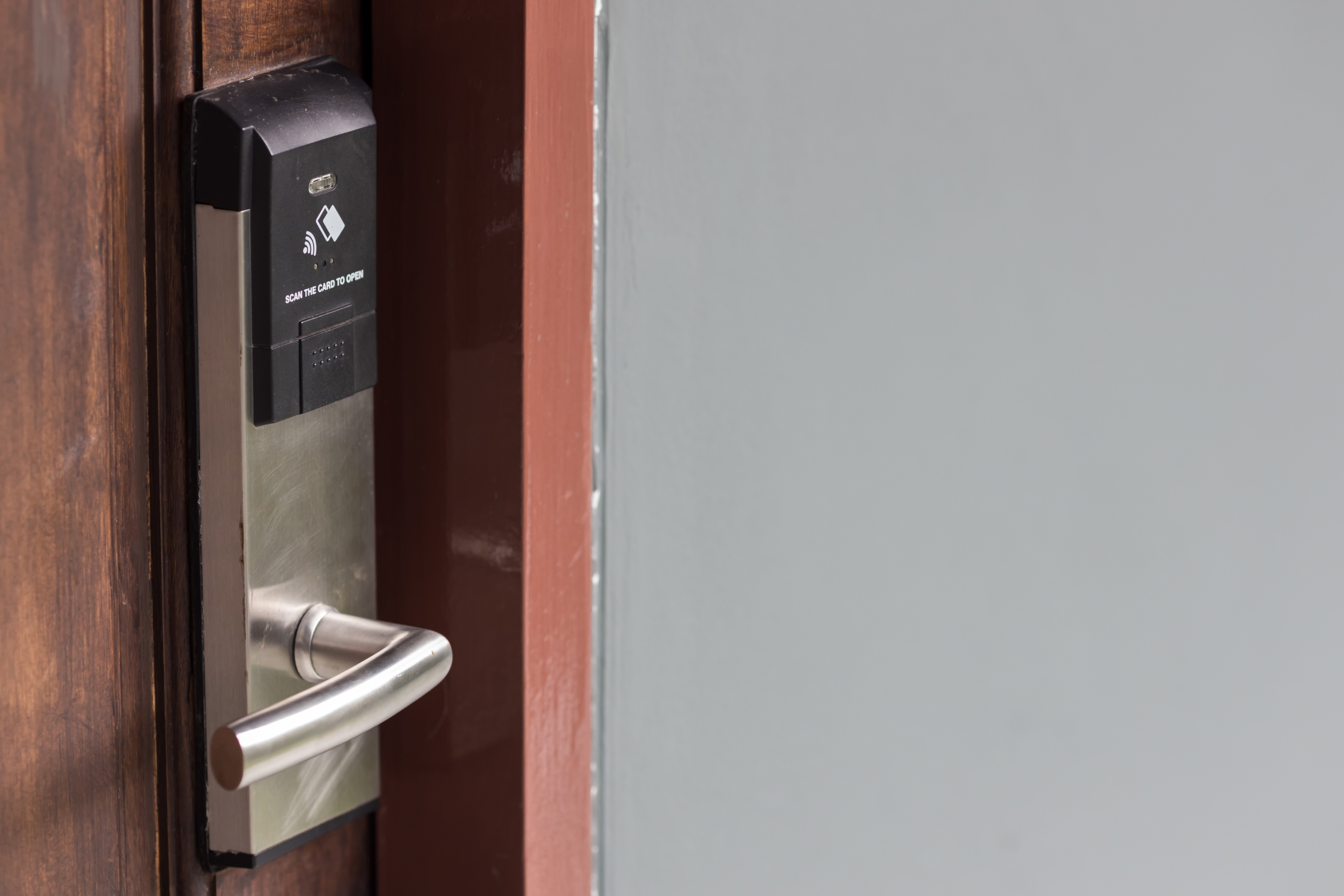 Electronic Lock Systems vs. Traditional Locks The Best Security for Your Commercial Spaces
